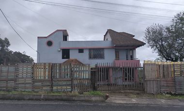 Casa 205 mtrs y Terreno 1873 mtrs Venta - Montalvo - Ambato
