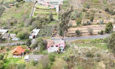 Casa 205 mtrs y Terreno 1873 mtrs Venta - Montalvo - Ambato