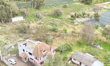 Casa 205 mtrs y Terreno 1873 mtrs Venta - Montalvo - Ambato