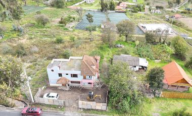Casa 205 mtrs y Terreno 1873 mtrs Venta - Montalvo - Ambato
