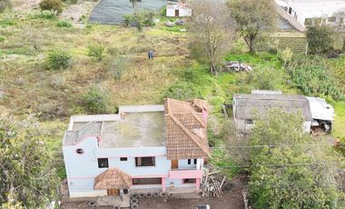 Casa 205 mtrs y Terreno 1873 mtrs Venta - Montalvo - Ambato