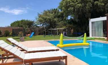 VENDO CASA EN MALA CERCA A LA PANAMERICANA KM 93, A MINUTOS DEL BOULVARD DE ASIA CON ZONA SOCIAL, JARDINES TERRAZA Y PISCINA