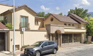 Remate de Casa en Fuentes del Valle, Monterrey, Nuevo León