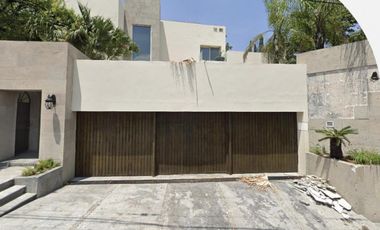 Remate de Casa en San Pedro Garza García, Nuevo León