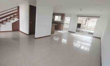 Alquiler casa valle de los chillos