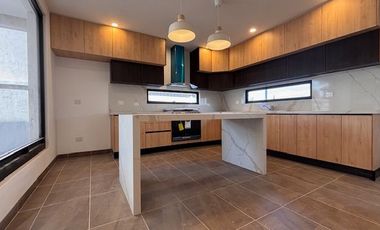 Casa Washington en renta en Lomas del Campanario IV