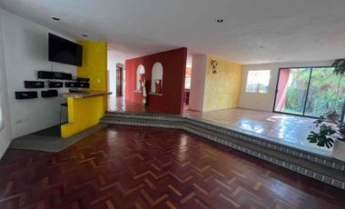 AMPLIA CASA EN VENTA