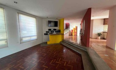 AMPLIA CASA EN VENTA