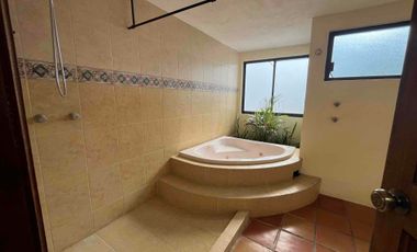 AMPLIA CASA EN VENTA