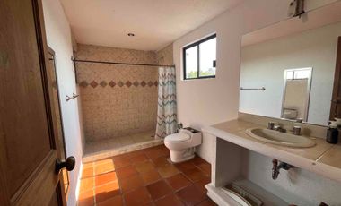 AMPLIA CASA EN VENTA