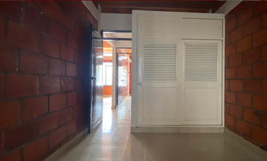 CASA EN VENTA SECTOR BRISAS DE GIRARDOT-  GIRARDOT