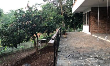 JUAL VILLA LUAS NYAMAN SIAP HUNI SIAP BISNIS SRONDOL BANYUMANIK SEMARANG