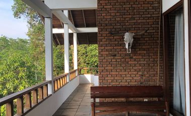 JUAL VILLA LUAS NYAMAN SIAP HUNI SIAP BISNIS SRONDOL BANYUMANIK SEMARANG