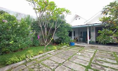 Rumah Estetik Full Furnish Halaman Luas Kota Bogor Dekat Masjid