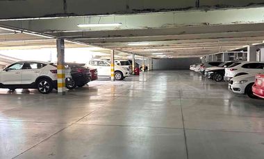 Local en plaza la Reserva el campanario primer piso 170 metros