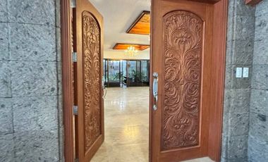 This 700+ sqm Home in Valle Verde 3 with 6-BR & 6 Car Garage is a Rare Lease Opportunity!