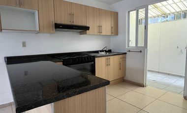 Casa en renta en condominio en Corregidora Queretaro