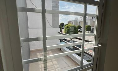 Casa en renta en condominio en Corregidora Queretaro