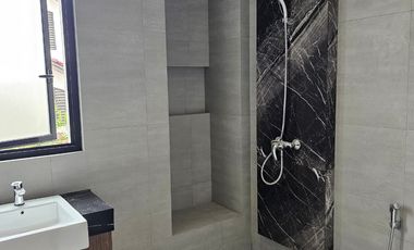 Rumah Murah Baru Gress siap Huni di Manyar Surabaya