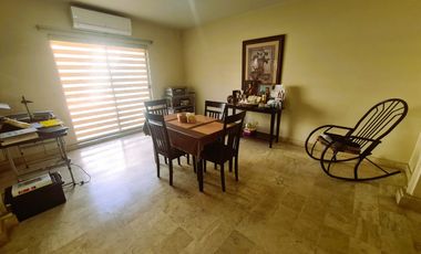 Casa de 3 recamaras en venta ciudad obregón sonora frente parque