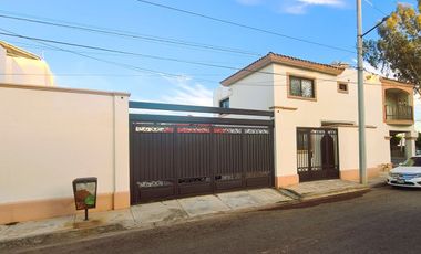 Casa de 3 recamaras en venta ciudad obregón sonora frente parque