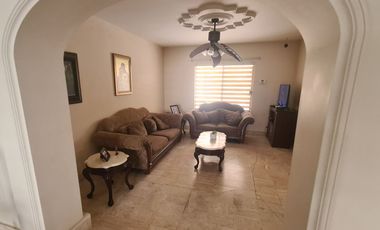 Casa de 3 recamaras en venta ciudad obregón sonora frente parque