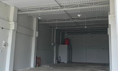 Di sewakan Ruko 1 lantai siap pakai Trafik sangat rame Di jalan Raya Tambun Bekasi