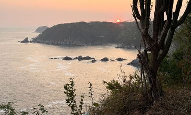 Terreno de 1000 m² Frente a Acantilado con Una Vista Panorámica Única en Venta.