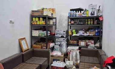 Disewakan ruko siap pakai di raya Taman pinang indah Sidoarjo Parkiran Luas