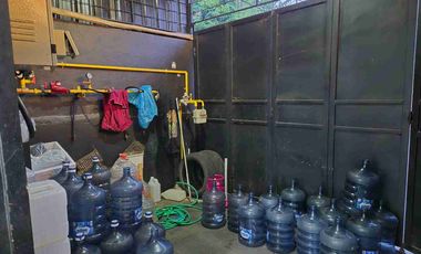 Disewakan ruko siap pakai di raya Taman pinang indah Sidoarjo Parkiran Luas