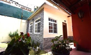 CASA EN VENTA, ¡¡OPORTUNIDAD!!   HOGAR MULTIGENERACIONAL DE UN SOLO NIVEL