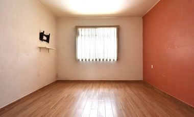 CASA EN VENTA, ¡¡OPORTUNIDAD!!   HOGAR MULTIGENERACIONAL DE UN SOLO NIVEL
