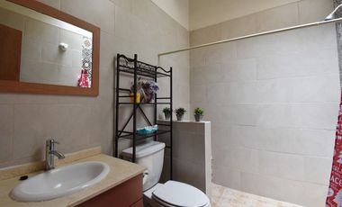 CASA EN VENTA, ¡¡OPORTUNIDAD!!   HOGAR MULTIGENERACIONAL DE UN SOLO NIVEL
