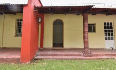 CASA EN VENTA, ¡¡OPORTUNIDAD!!   HOGAR MULTIGENERACIONAL DE UN SOLO NIVEL