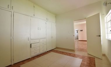 CASA EN VENTA, ¡¡OPORTUNIDAD!!   HOGAR MULTIGENERACIONAL DE UN SOLO NIVEL