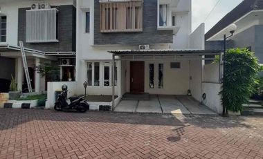 Disewakan Rumah di blakang Hotel Hyat Dalam Perumahan