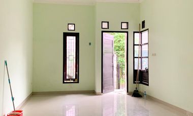 Rumah di kompleks Senteluk batu layar dekat Senggigi