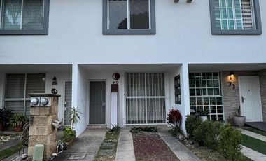 Casa en renta en El Fortín en condominio de 2 recámaras