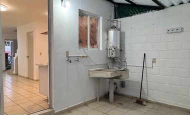 Casa en renta en El Fortín en condominio de 2 recámaras