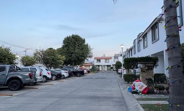 Casa en renta en El Fortín en condominio de 2 recámaras