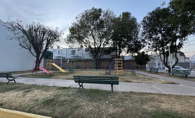 Casa en renta en El Fortín en condominio de 2 recámaras