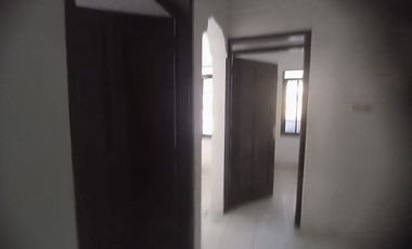 Rumah Luas Strategis Dijual/Sewa di Jl Merak Gilingan Banjarsari Surakarta