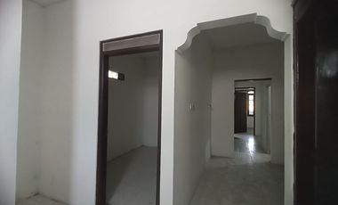 Rumah Luas Strategis Dijual/Sewa di Jl Merak Gilingan Banjarsari Surakarta