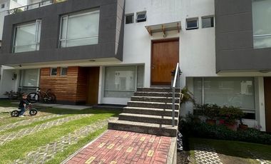 HERMOSO DEPARTAMENTO DE TRES DORMITORIOS ESTILO MODERNO