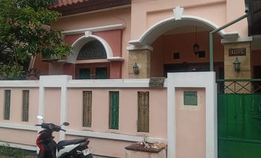 Rumah Luas Strategis Disewakan di Jajar Laweyan Surakarta (lokasi super strategis)