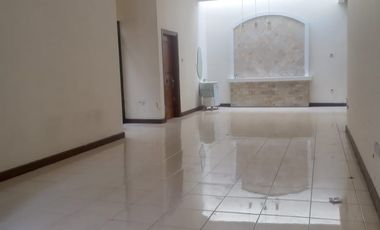 Rumah Luas Strategis Disewakan di Jajar Laweyan Surakarta (lokasi super strategis)