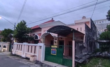 Rumah Luas Strategis Disewakan di Jajar Laweyan Surakarta (lokasi super strategis)