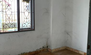 Rumah di kompleks Senteluk batu layar dekat Senggigi