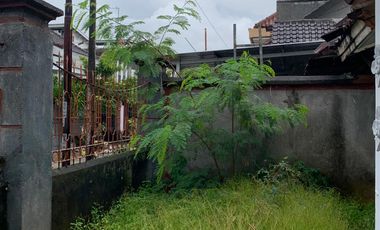 Rumah di kompleks Senteluk batu layar dekat Senggigi