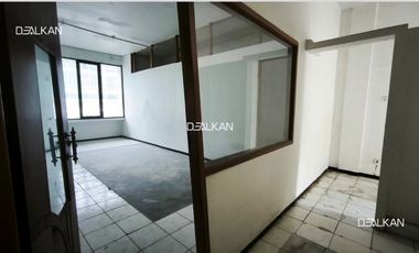 For Sale 4 Storey Shophouse on the Main Road Klampis Jaya